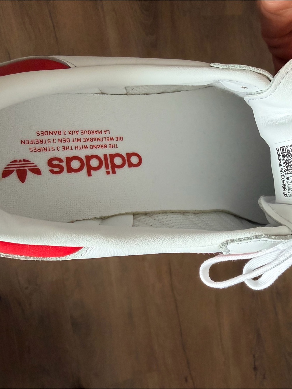 Adidas Originals Samba Sneakers in White, Red and Blue - Picture 4 of 5